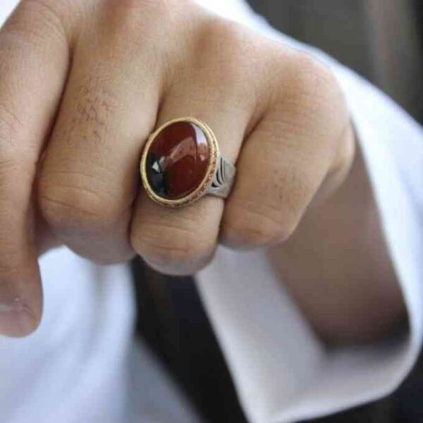 خاتم عقيق يمني احمر