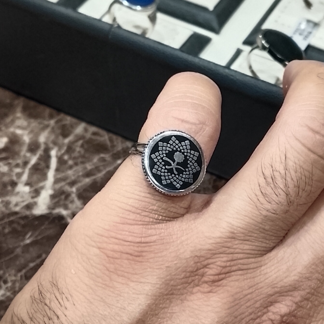 خاتم فضة بشعار المملكة